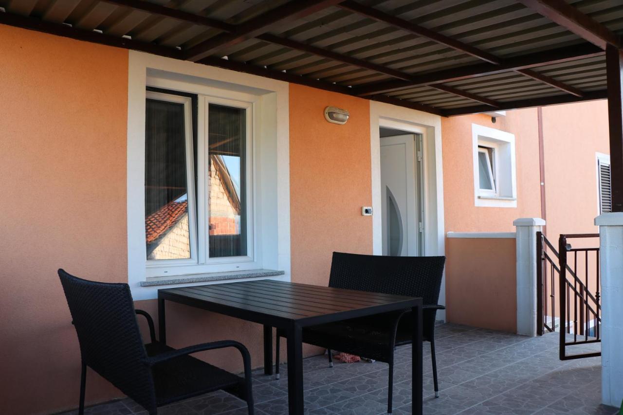 Nona Lili Apartment Izola Luaran gambar